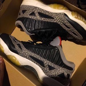 Retro Jordan IE 11s